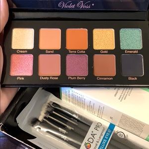 Violet Voss Makeup - Violet Voss Essentials Palette Violet Voss Makeup - Violet Voss Essentials Palette